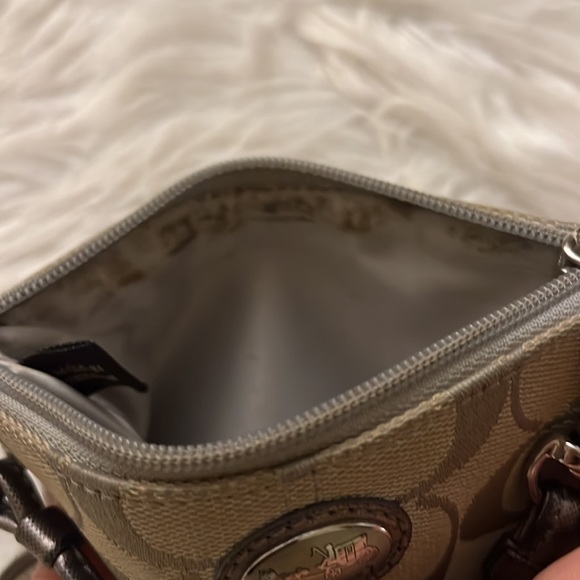 Small Coach Wristlet Grey/Silver - Picture 5 of 6